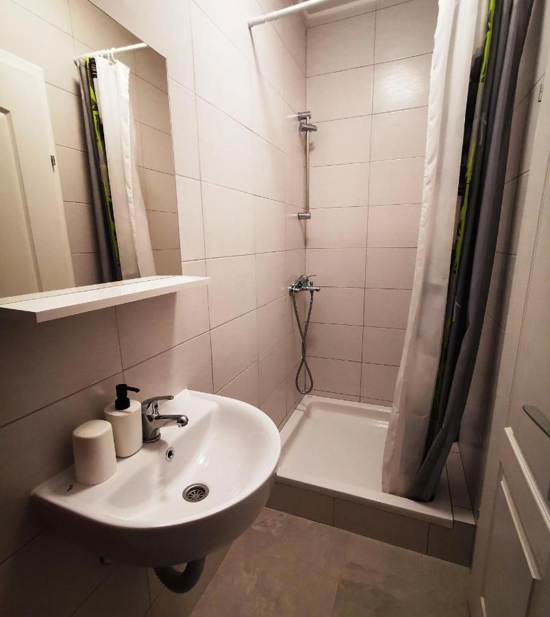 Vila Julija - Apartment & Rooms Otocac Ngoại thất bức ảnh