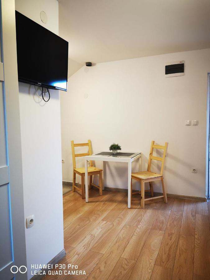 Vila Julija - Apartment & Rooms Otocac Ngoại thất bức ảnh